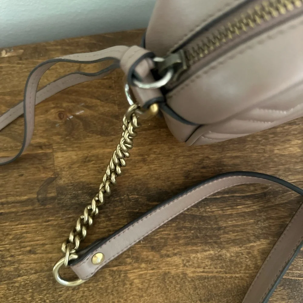 Gucci Blush Quilted Crossbody Bag with Gold Chain - Picture 11 of 15